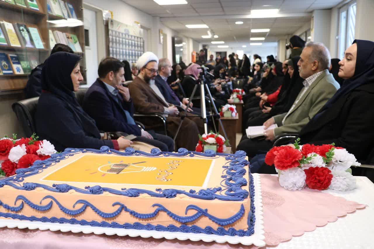 مراسم باران فرصت ها به مناسبت ماه پژوهش در دانشکده الهیات برگزار شد